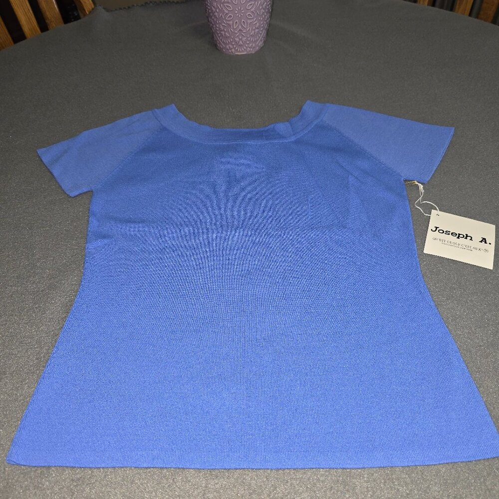 Joseph A. QU’EST-CE QUE C ‘ EST Silk?  Sweater